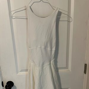 Lululemon golf/tennis dress White Size 4 NEVER WORN!